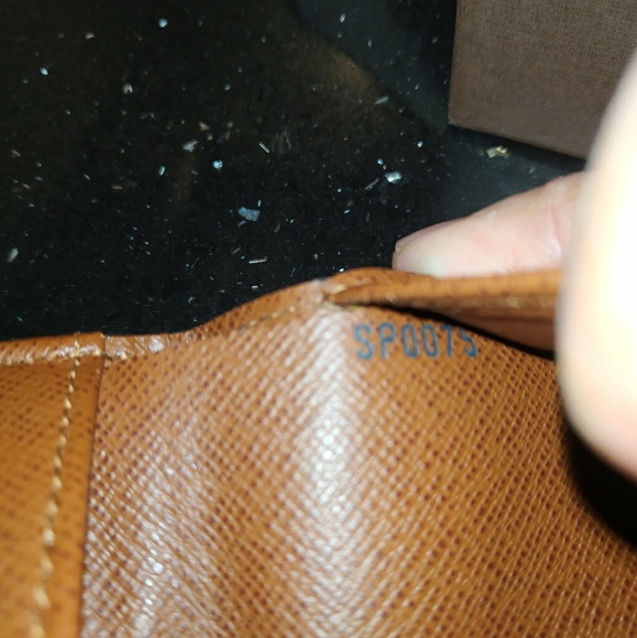 **SOLD*Louis Vuitton Elise Compact Wallet Monogram - Picture 2 of 8